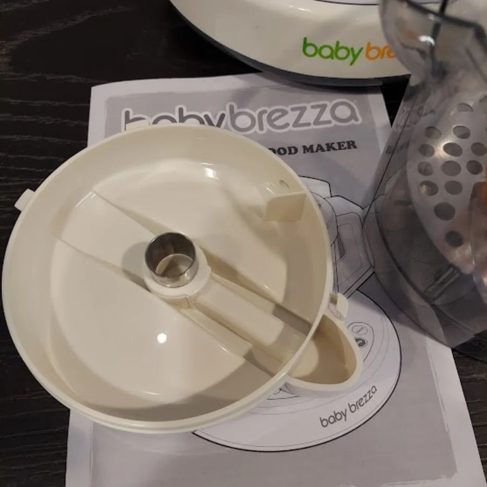 Baby Brezza One Step Baby Food Maker White Steamer‎ and Blender with Manuals
